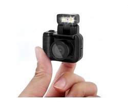 Digital Camera, Mini Thumb Camera, 1080P Small Digital Camera, with Flashlight, Retro Compact Photography Video Camera, Keychain Camera, for Vlogging Students (With 64G Small