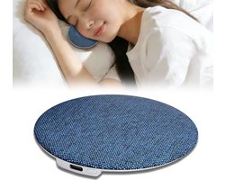 Deze Bluetooth-luidspreker voor onder het kussen is een stille kussenspeaker die rustgevende witte ruis en een heldere geluidskwaliteit kan afspelen.