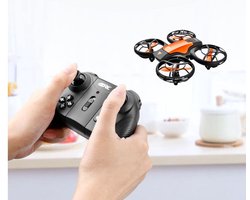 4DRC v8 orange mini drone met camera - fly more combo - 2 ACCU'S voor dubbel vliegplezier - mini drone - drone voor binnen gebruik - bots bescherming - eenvoudig in gebruik - voor alle leeftijden - live beeld via smartphone