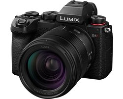 Panasonic LUMIX S5D Black + S 28-200mm f/4-7.1