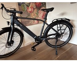 Premium e-bike met riemaandrijving en frame maat 53 cm
