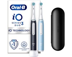 Oral-B iO 3 Duopack Elektrische Tandenborstels Zwart en Lichtblauw - 2 Opzetborstels - 1 Reisetui