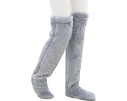 Pluche dijhoge kousen, pluche beenwarmers, dikke fleecekousen tot de knie met gaten in de zolen – perfect om in te ontspannen en te slapen in de winter.