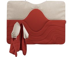 Stoov Huge hug³ | Draadloos infrarood warmtedeken | Sla de warmte om je heen | 135x180 cm | Earth Red | Flex 33Wh batterij