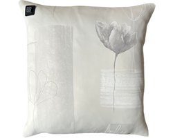 Warmpi® Draadloos Warmtekussen incl. Warmpi® Powerbank (10.000mah) - Beige Flowers - Verwarmd sierkussen met geïntegreerde kabel van 3m voor opwarming via stopcontact of USB Poort - 3 standen - bloemen kussen 45x45 cm - Zachte gordijnstof