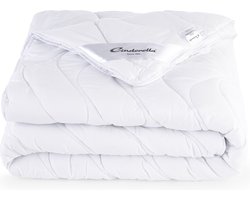 Cinderella Dance Dekbed 4-seizoenen - 1 Persoons - Polyester vulling - 140x200 cm - Knoopsluiting - Anti-allergie