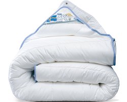 Swedish Sky - Luxe Non-Allergisch Wasbaar 4-Seizoenen Dekbed - Het Echt Ademende Anti-Allergische HolleVezel Dekbed - 260x220 cm (Extra Lang)