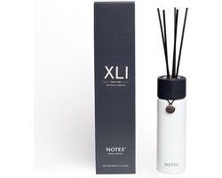 Notes Reed diffuser XLI - Violet leaves & Cedarwood - geurstokjes Wit