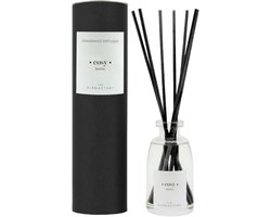 The Olphactory Luxe Geurstokjes | Reed Diffuser #cosy - kardemom komijn sandelhout vanille amber