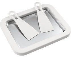 IJsmachine met twee schrapers. IJsbak. IJshoorntjesmachine voor het maken van ijshoorntjes en ijs.