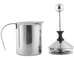 Handmatige melkschuimer van roestvrij staal met een inhoud van 400 ml en een dubbellaags zeefje, perfect voor het maken van melkschuim. Geschikt voor koffie, latte, warme chocolademelk, cappuccino en andere dranken.