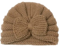 babymuts met strik - babymuts bruin - babymuts winter - babymuts gebreid - kraamcadeau - baby hoofdaccessoires - baby wintermuts - baby - strik - Fiepp