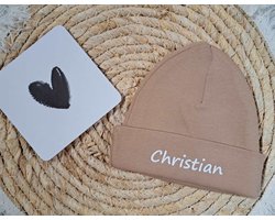Babymutsje met naam 62-68 beige