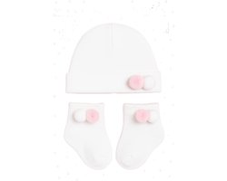 Soft Touch - Baby Geschenkset - Muts & Sokjes met Pompoms - Wit - Newborn - Maat 50/56