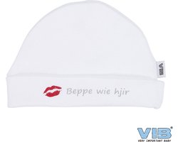 VIB® - Muts rond - Beppe Wie Hjir (Wit) - Babykleertjes - baby muts - baby muts newborn - baby mutsje - baby cadeau - kraam cadeau - baby aankodiging