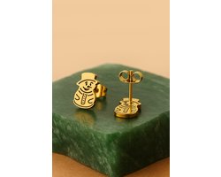 Lundholm Oorknopjes Dames Verguld Sneeuwpop Sinterklaas Cadeautje Schoencadeautje Meisje - Premium Stainless Steel - Winterse Oorbellen Goudkleurig (1.2 x 0.8 cm) - Vrolijk & Feestelijk - Luxe Geschenkverpakking