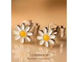 Lundholm Oorknopjes Meisjes Madelief Bloemetjes - Premium Stainless Steel - Kleine Bloem Oorbellen 6 mm - Cadeau Meisje Kerst - Luxe Geschenkverpakking