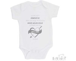 100% katoenen Romper Zwangerschap Aankondiging 2.0 "Voor dit rompertje ben ik nog te klein maar willen jullie straks mijn opa & oma zijn" Jongens Katoen Wit/grijs Maat 62/68