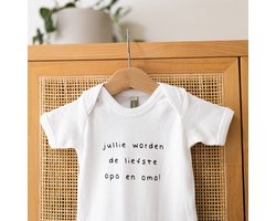 Baby rompertje met tekst - Jullie worden de liefste opa en oma - Maat 50-56 - Aankondiging zwangerschap - Cadeau - Zwangerschap aankondiging - aankondiging baby - pregnancy announcement