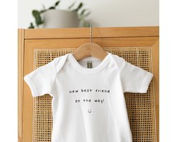 Baby rompertje met tekst - New best friend on the way! - Maat 50-56 - Aankondiging zwangerschap - Cadeau - Zwangerschap aankondiging - aankondiging baby - pregnancy announcement