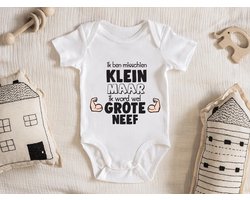 Hospitrix Baby Rompertje met Tekst "Ik ben misschien klein maar ik word wel grote neef" | Korte Mouw | Maat S - 0-3 maanden | Cadeau voor Zwangerschap | Bekendmaking | Aankondiging | Grote Neef |
