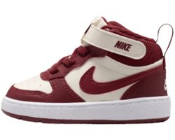 Nike court borough mid 2 in de kleur grijs.