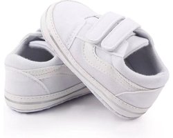 Stoere witte babysneakers maat 17 (11 cm)