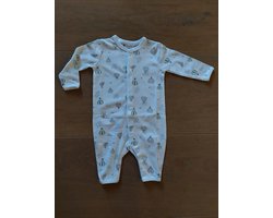 Baby new born pyjama, biologisch katoen, unisex, maat 50/56, wit met alloverprint "luchtballonnen"