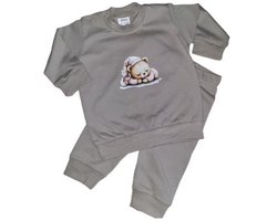 Baby pyjama met leuke applicatie