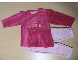Noukie's - Pyjama - Velour - Meisje - Love - roze met fuchia - 1 jaar 80