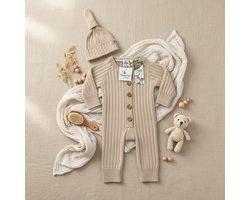 Nuvinokids® Bio Baby Pakje Sand Beige met Mutsje - Maat 56 - 100% GOTS Biologisch Katoen - 2-delige Babyset - Kraamcadeau
