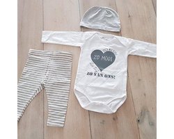 pyjama Baby pakje cadeau geboorte meisje jongen set met tekst aanstaande zwanger kledingset pasgeboren unisex  romper lange mouw wit en broekje| Huispakje | Kraamkado | Gift Set babyset kraamcadeau babygeschenkset
