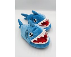 Hippe en leuke kinder pantoffels in de vorm van een piranha - zeer zacht - fun factor instap in de mond - voor jongens en meisjes - blauw - maat 35