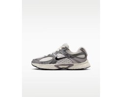 Nike V5 Kinder Sneakers Hq6411-003 - Kleur Zwart - Maat 38.5