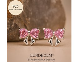 Lundholm Oorknopjes Meisjes Strik - 925 Sterling Zilver - Kleine Oorbellen met Roze Steentjes (1 x 0.7 cm) - Schattig & Elegant - Luxe Geschenkverpakking