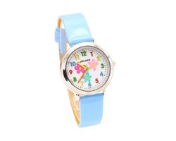 Meisjes horloge lichtblauw met bloem afbeelding en leer bandje.