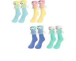 4 paar Magnetische sokken - Grappige Sokken met ogen en magnetische handjes - Grappige sokken - gekke sokken kinderen carnaval - one size - Grappige verliefde sokken voor kinderen/dames/heren - Valentijn