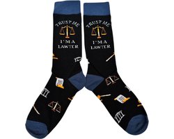 Advocaat Sokken - Grappige Sokken met Tekst: Trust me I'm a Lawyer & Vrouwe Justitia - Maat 36-43 - Cadeau voor Jurist/Advocaat
