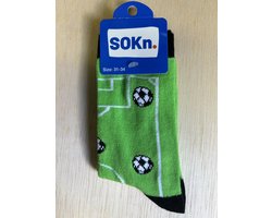 Kinder SOKn. *VOETBAL* maat 31-34 (ook leuk om kado te geven !)