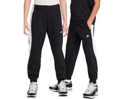 Nike air fleece joggingbroek in de kleur zwart.